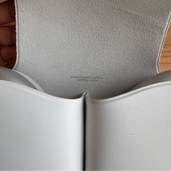 Apple AirPods Max White over ear headphones (2024 USB-C) - Silver - NEVER USED - Picture 6 of 8